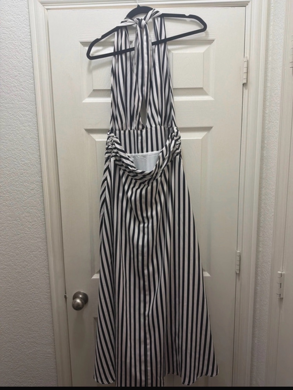 Commense Black and White Striped Halter Maxi Dress with pockets - Picture 3 of 5